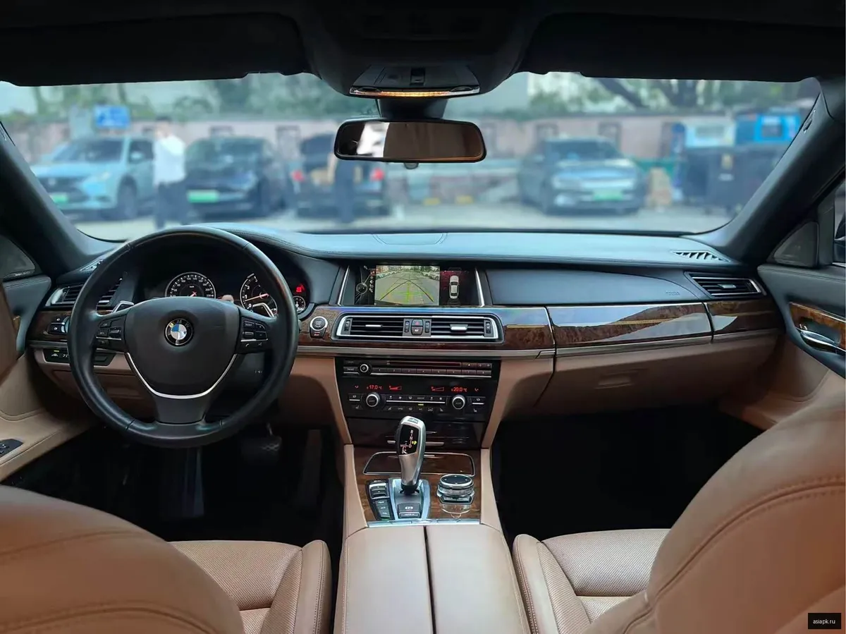 BMW 7-Series 5