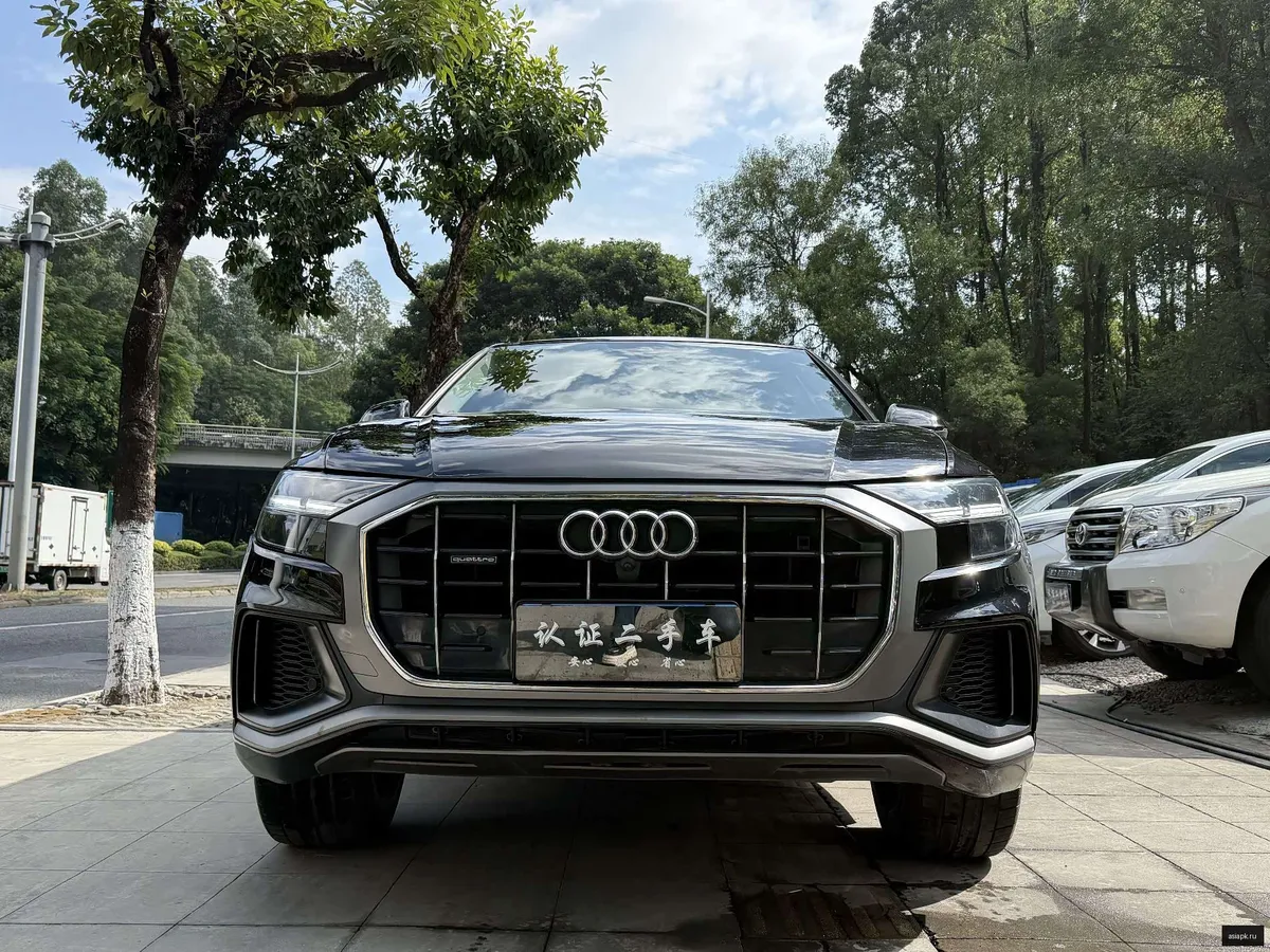 Audi Q8 3