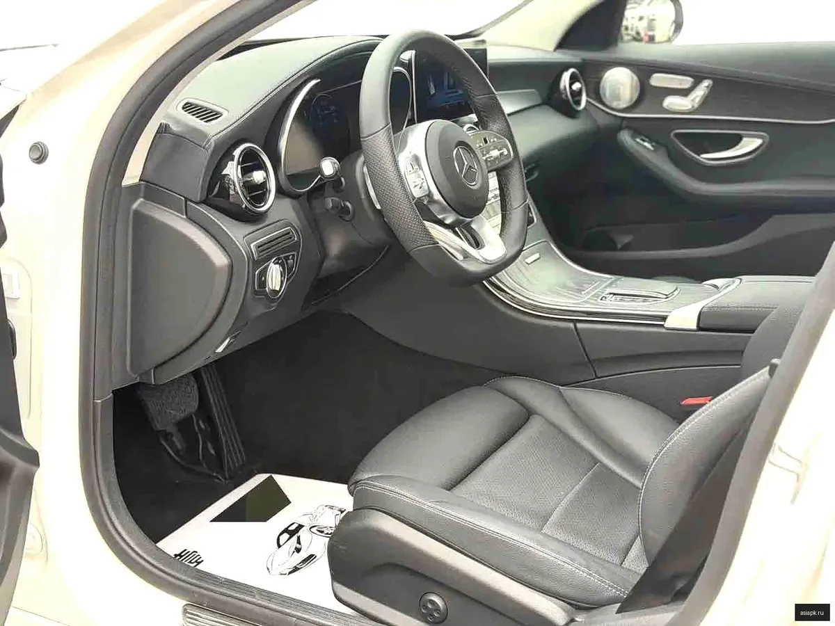 Mercedes-Benz C-Class 3