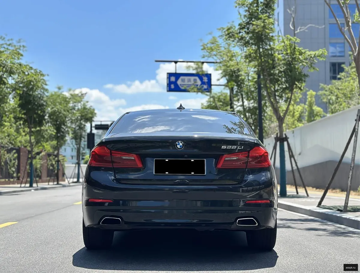 BMW 5-Series 6