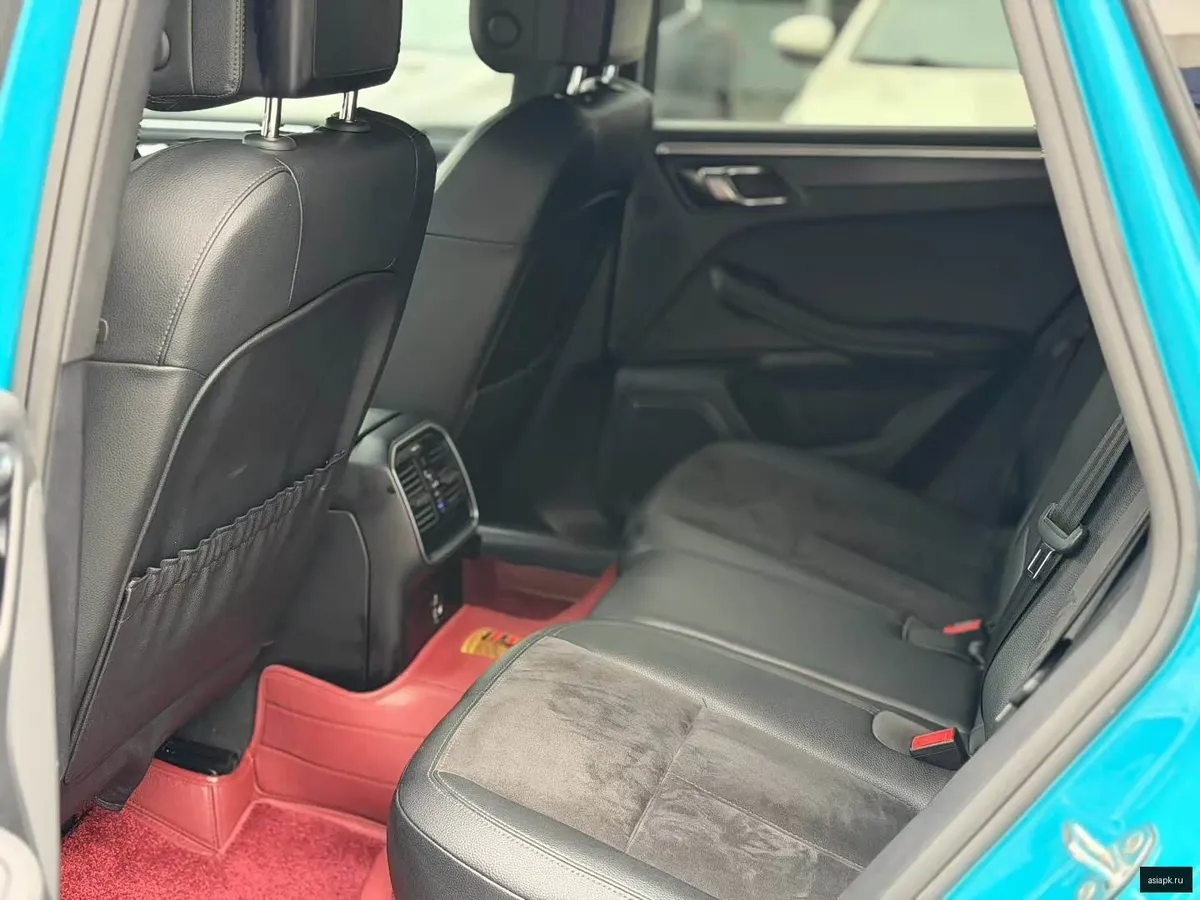 Porsche Macan 3