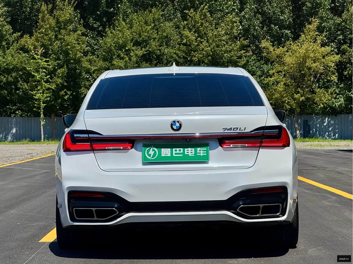 BMW 7-Series 5