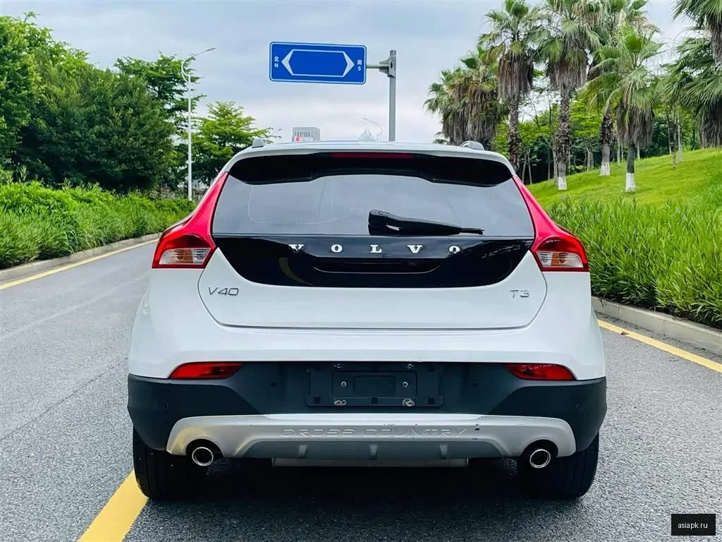 Volvo V40 5