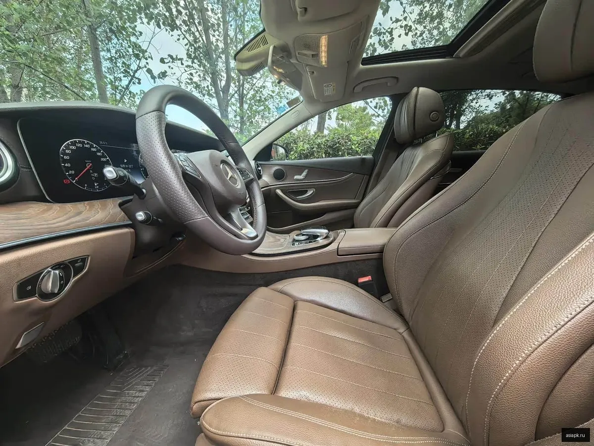 Mercedes-Benz E-Class 5