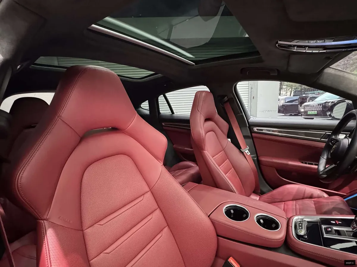 Porsche Panamera 6