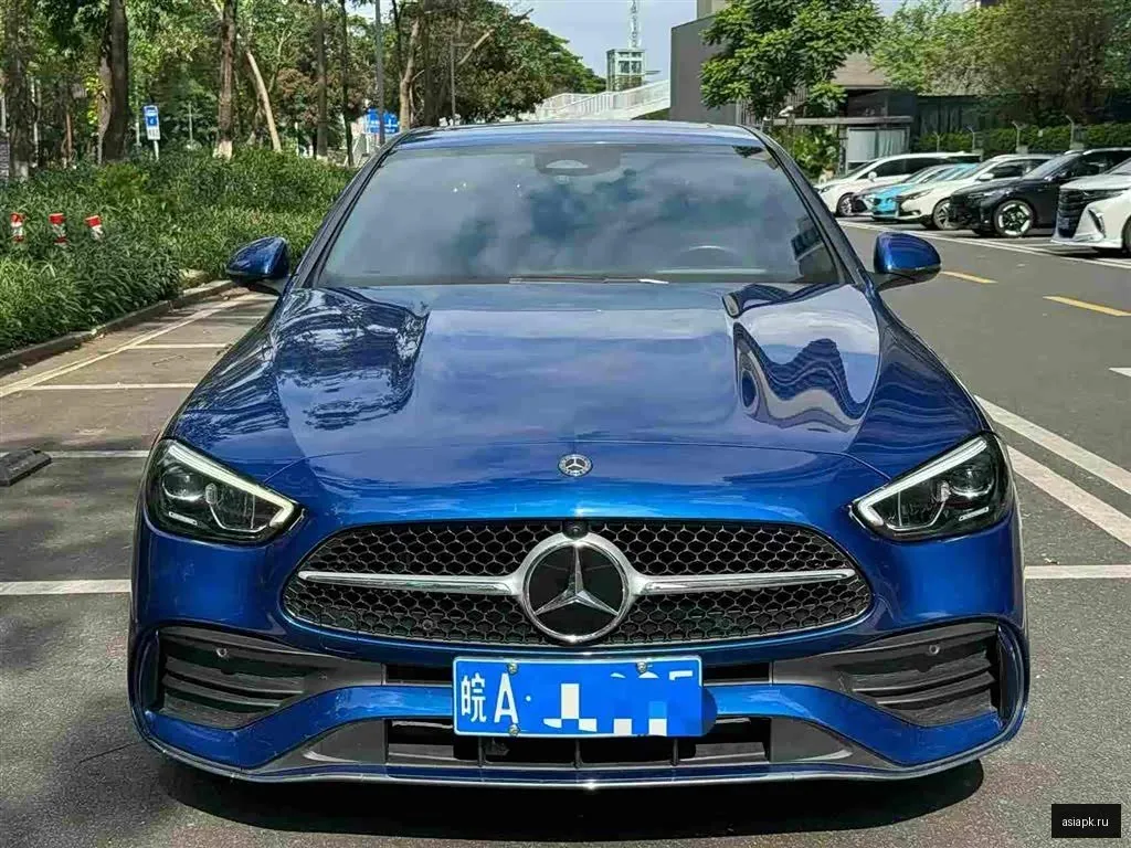 Mercedes-Benz C-Class 3