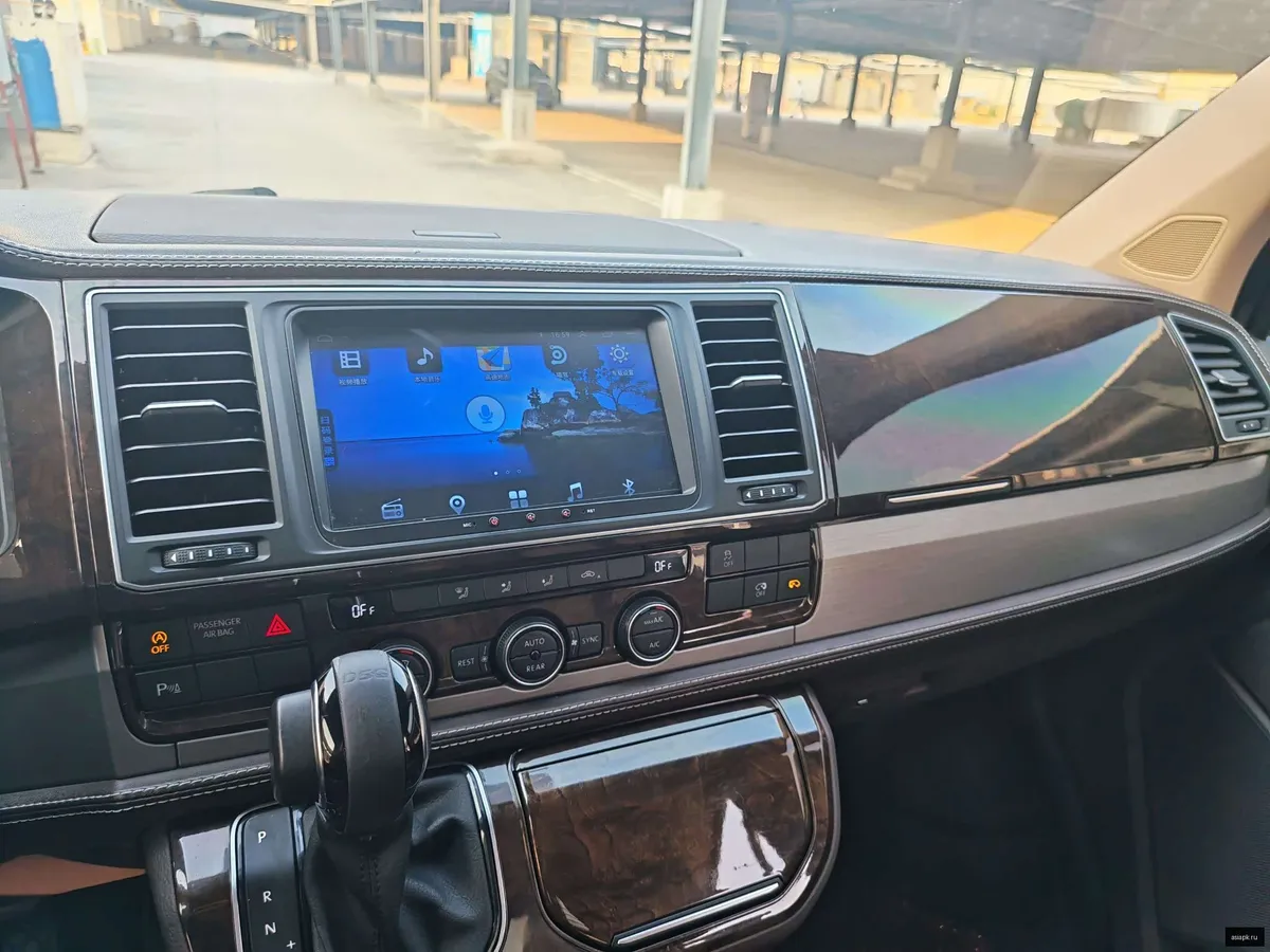Volkswagen Caravelle 5