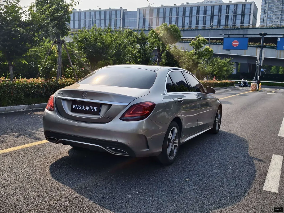 Mercedes-Benz C-Class 4