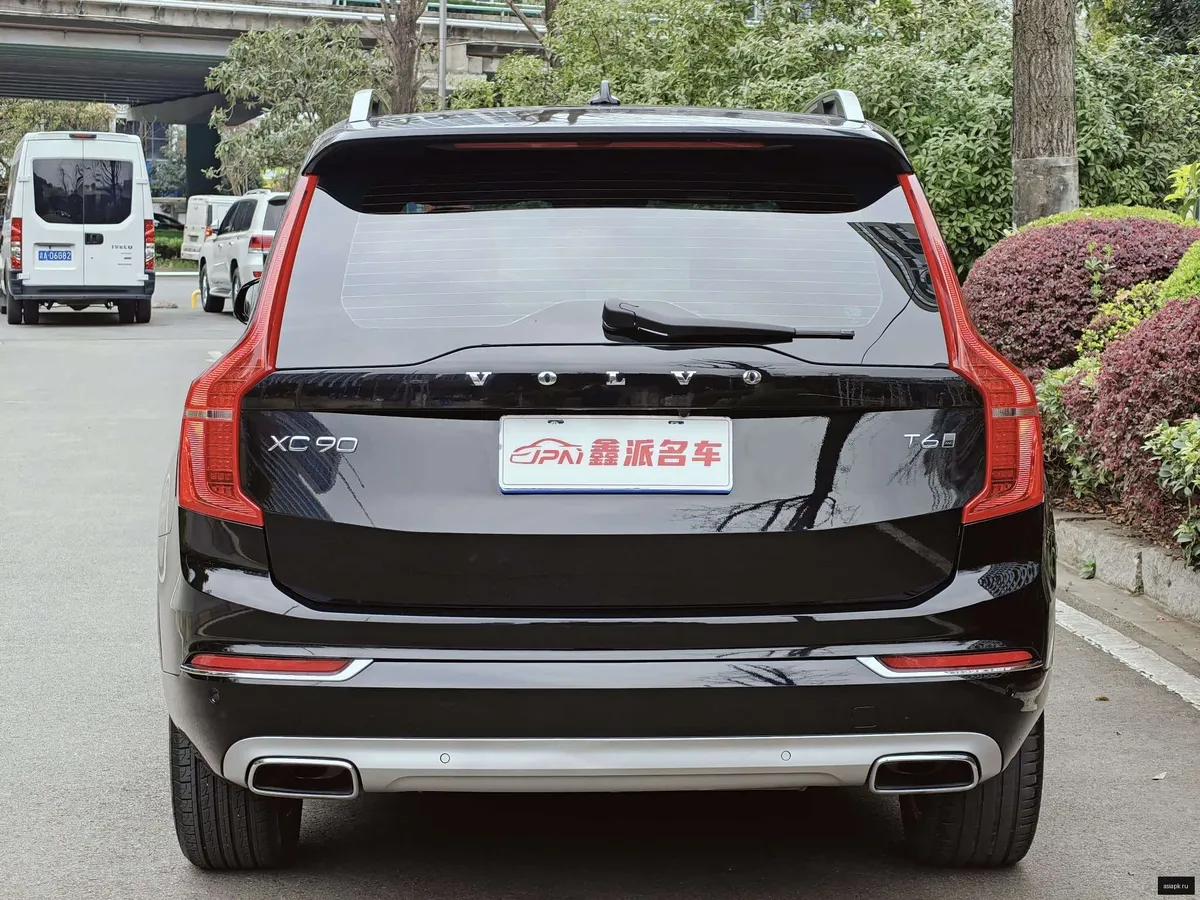 Volvo XC90 4