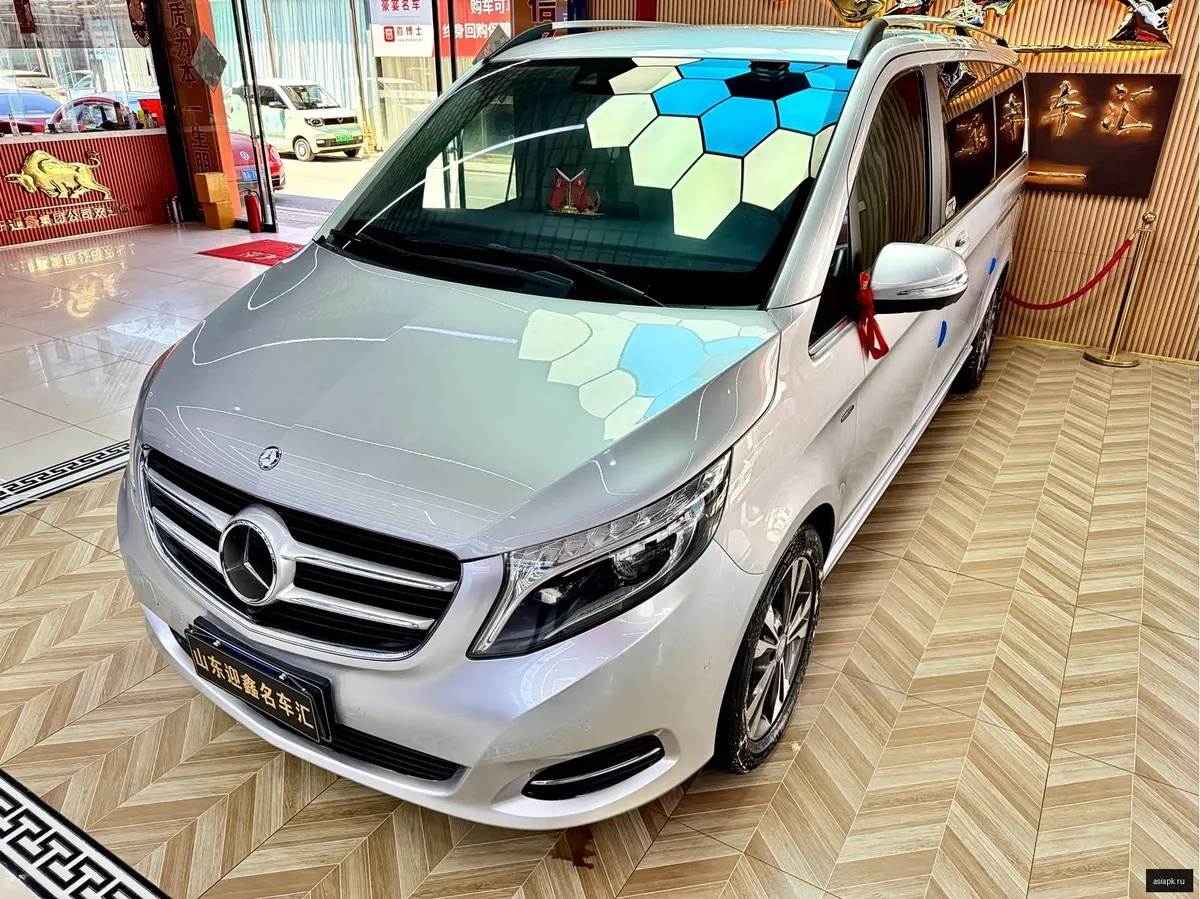 Mercedes-Benz V-Class 6