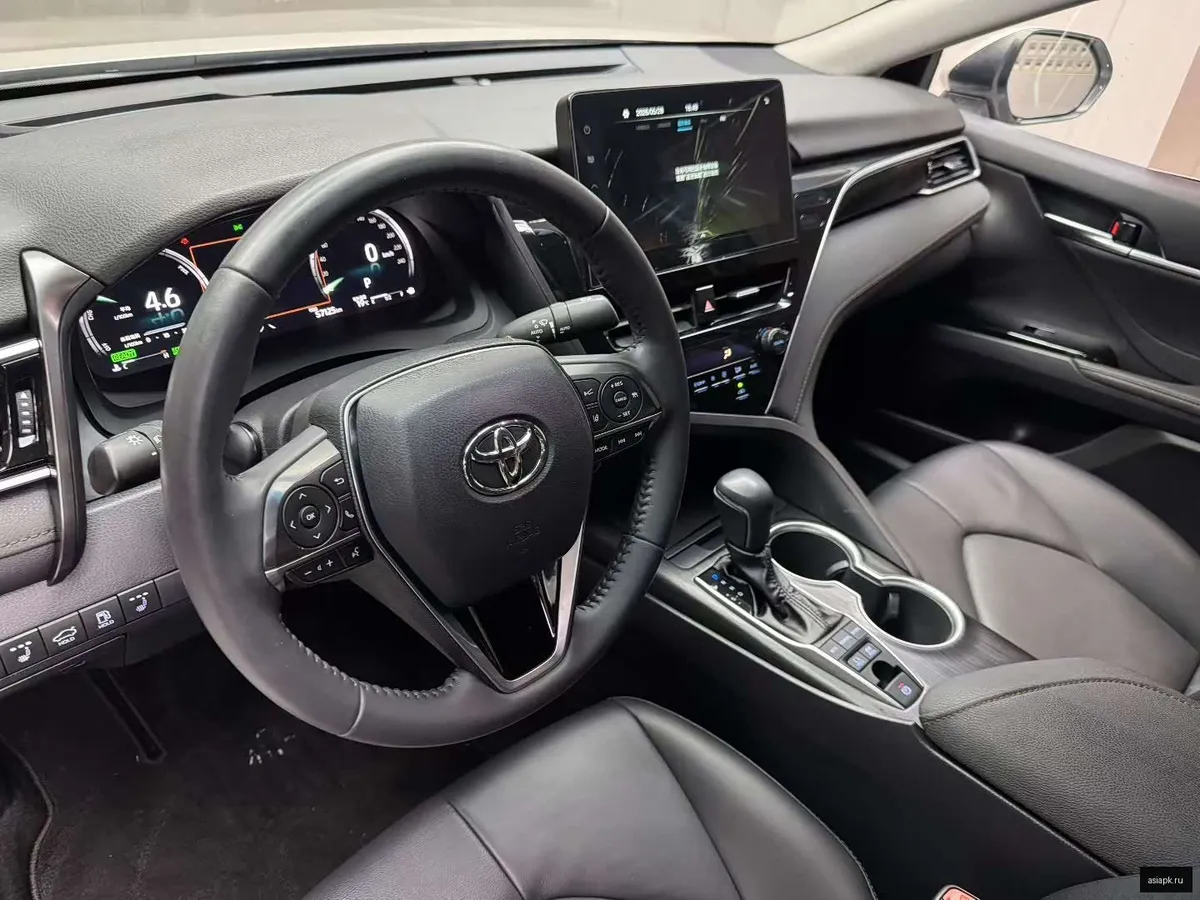 Toyota Camry 6