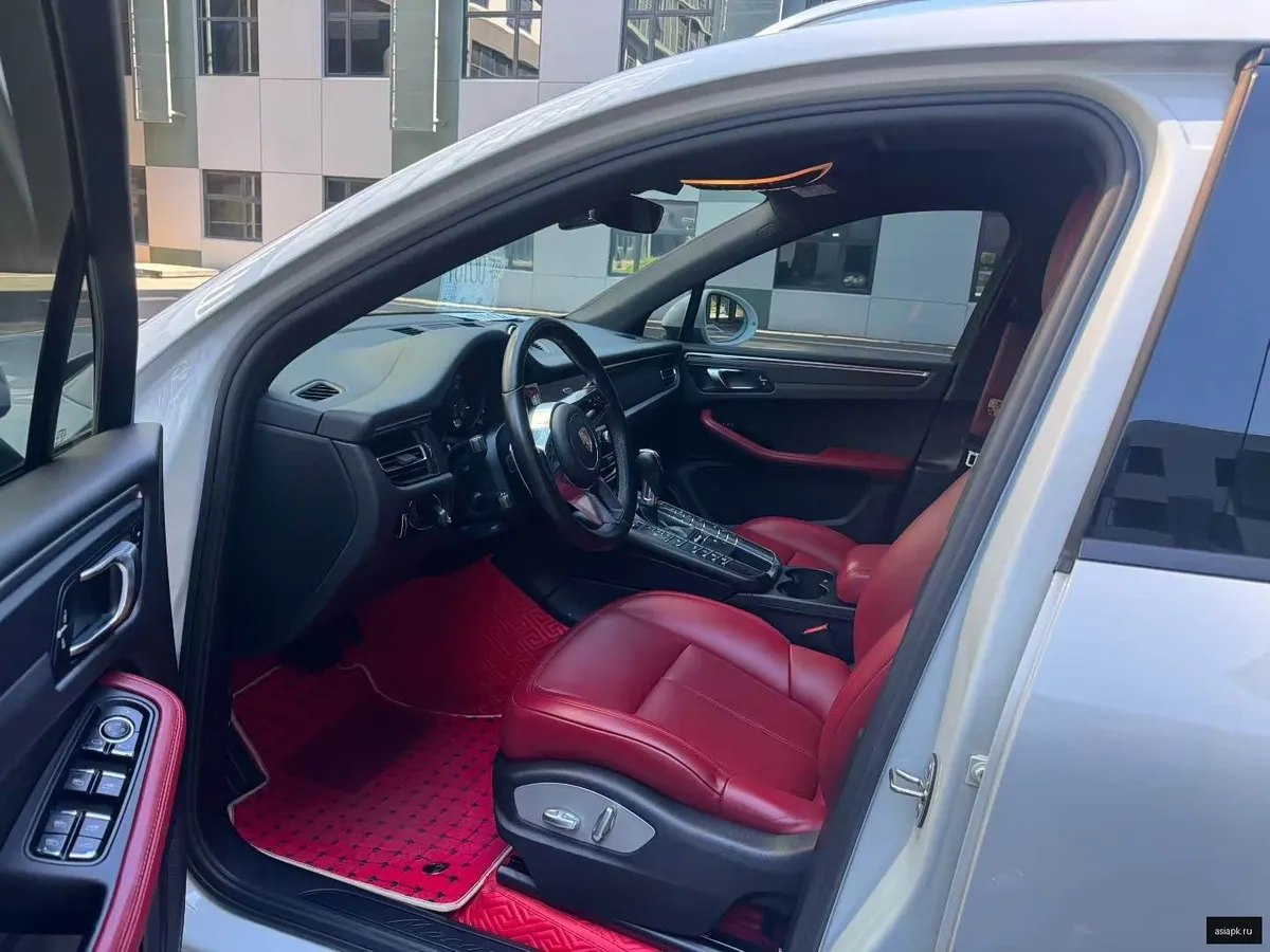 Porsche Macan 4
