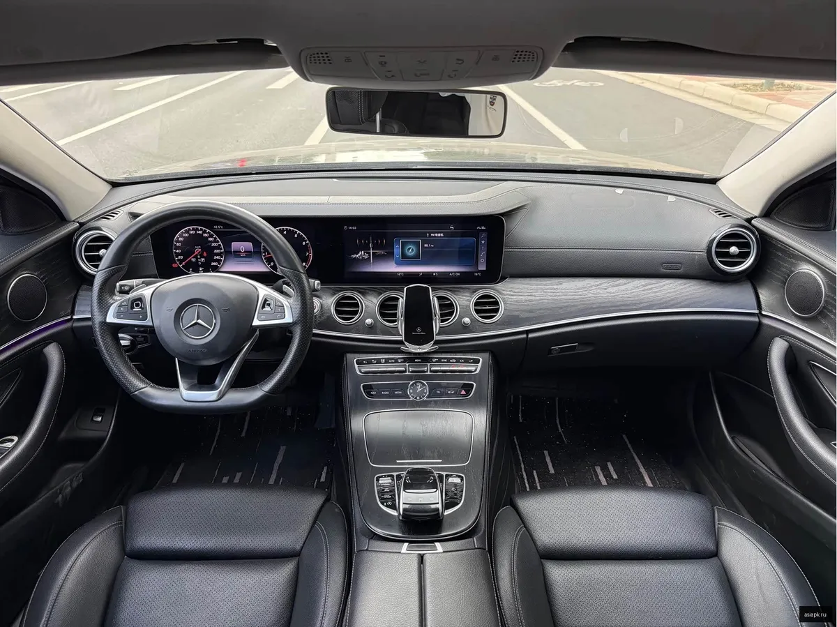 Mercedes-Benz E-Class 5