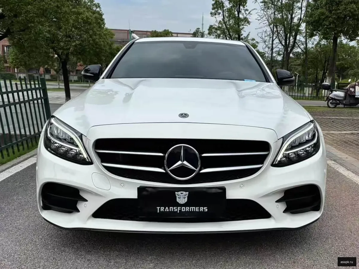 Mercedes-Benz C-Class 2