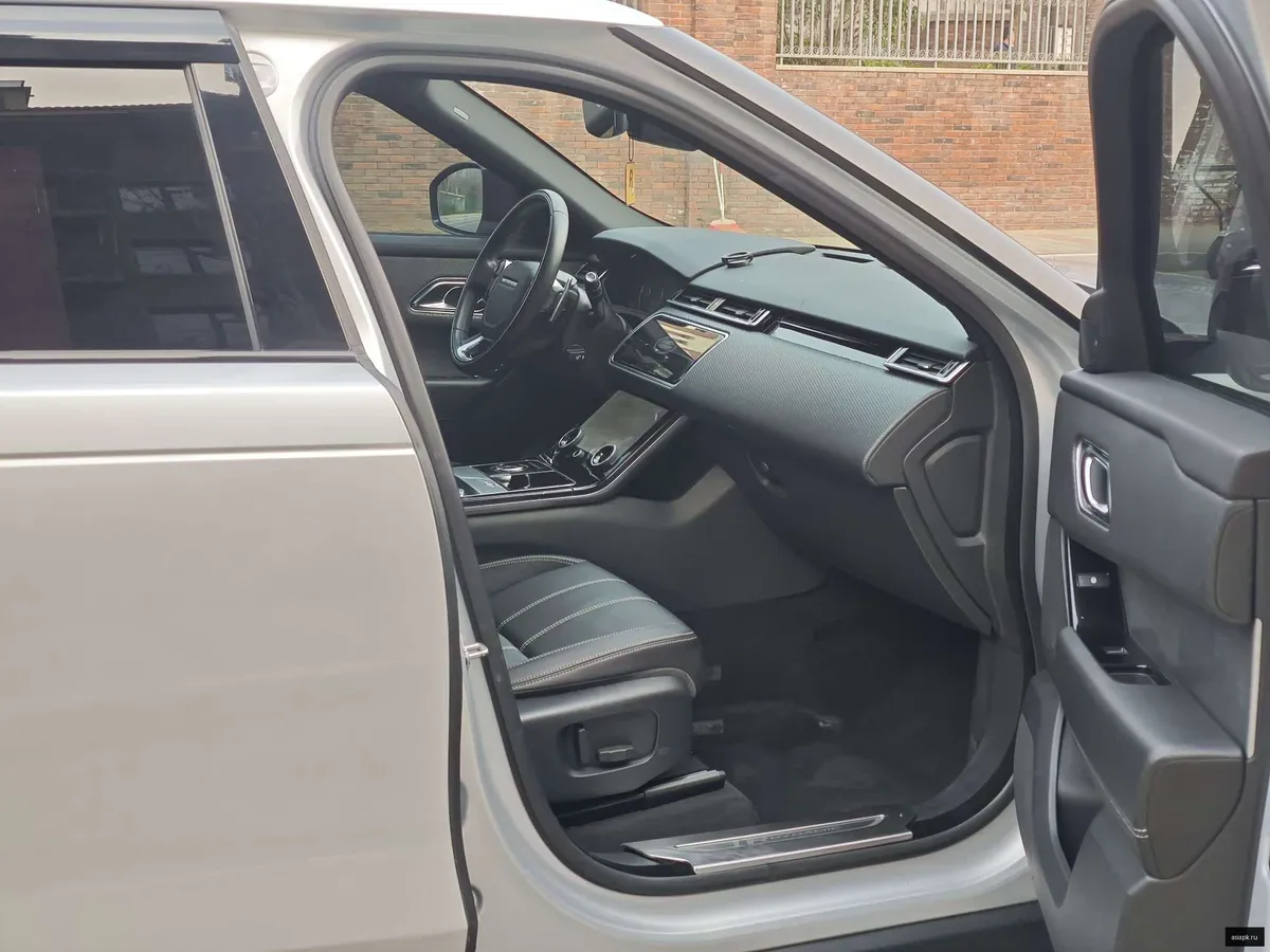 Land Rover Range Rover Velar 4