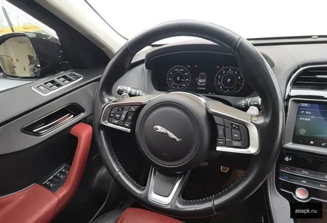 Jaguar F-Pace 4