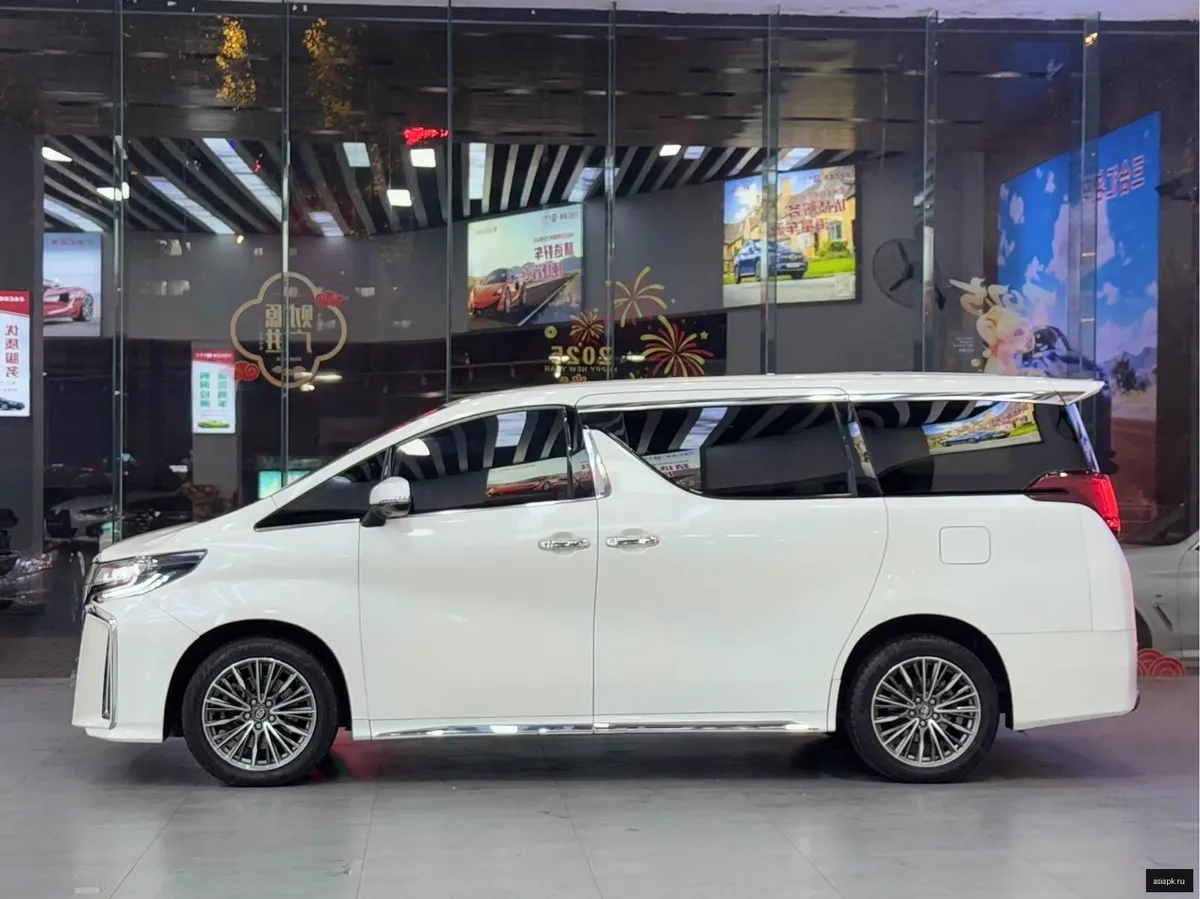 Toyota Alphard 4