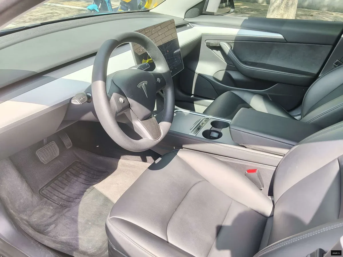 tesla Model Y 5
