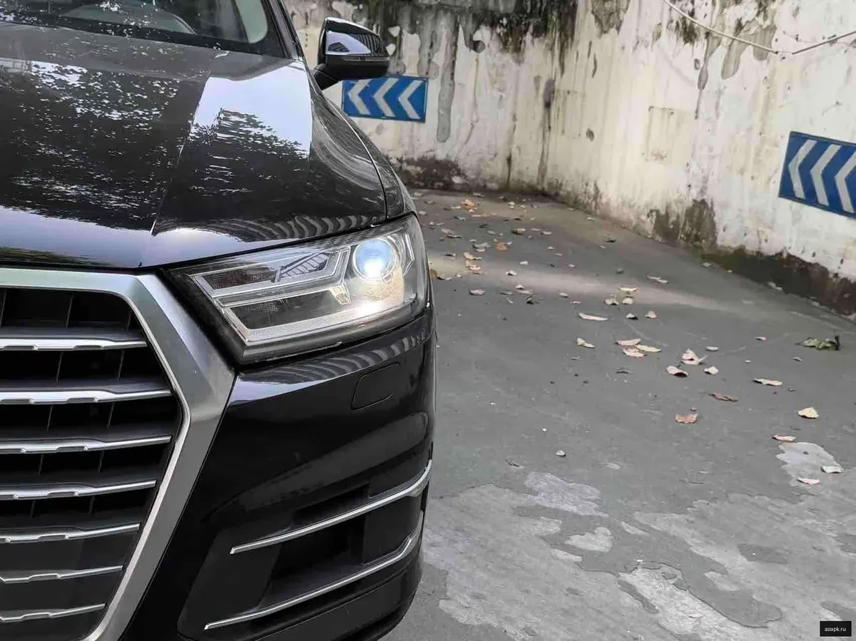 Audi Q7 5