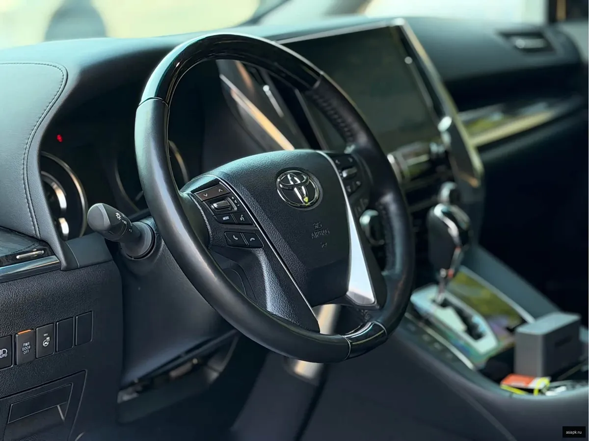 Toyota Vellfire 5