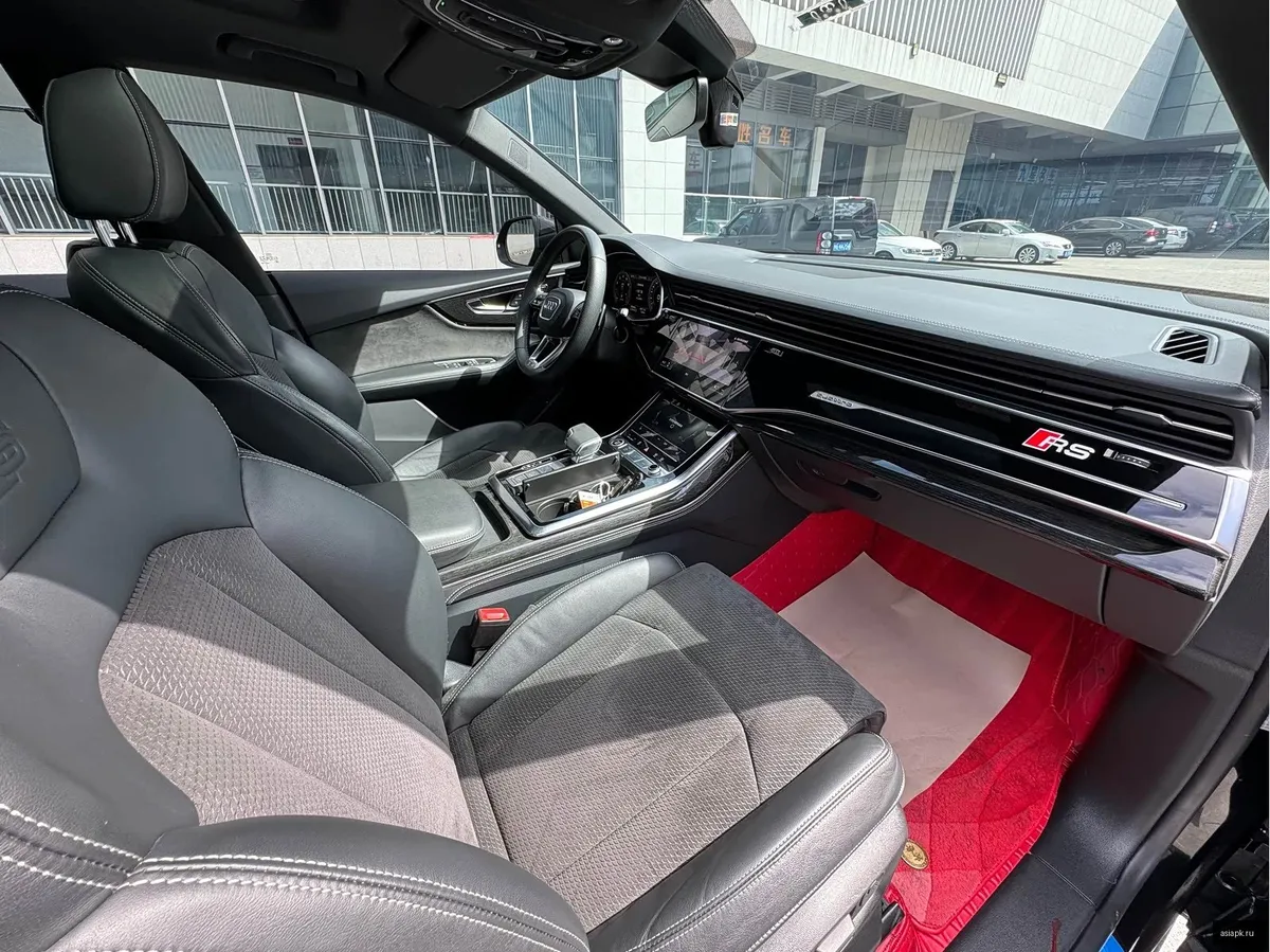 Audi Q8 5