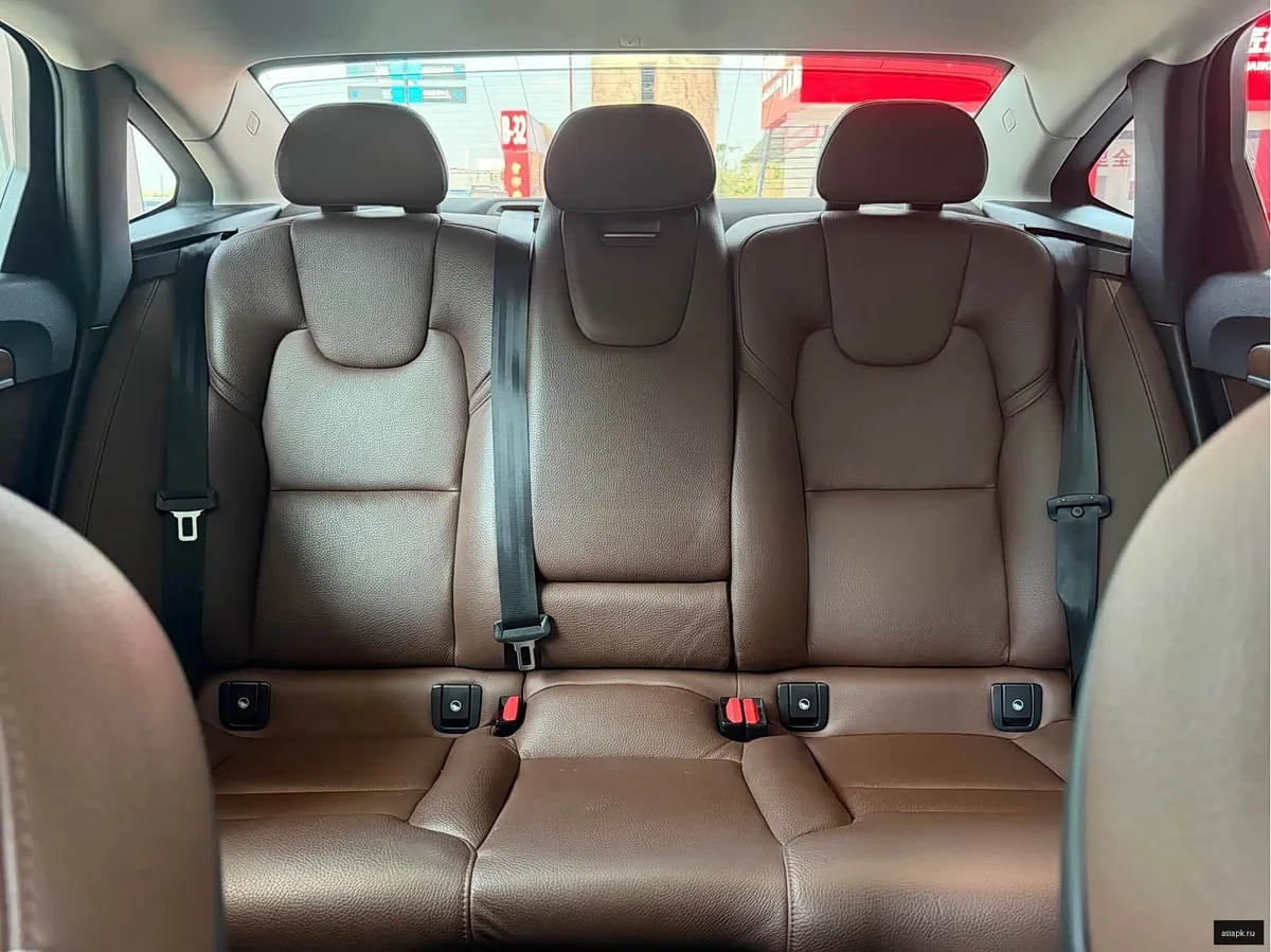 Volvo S90 6