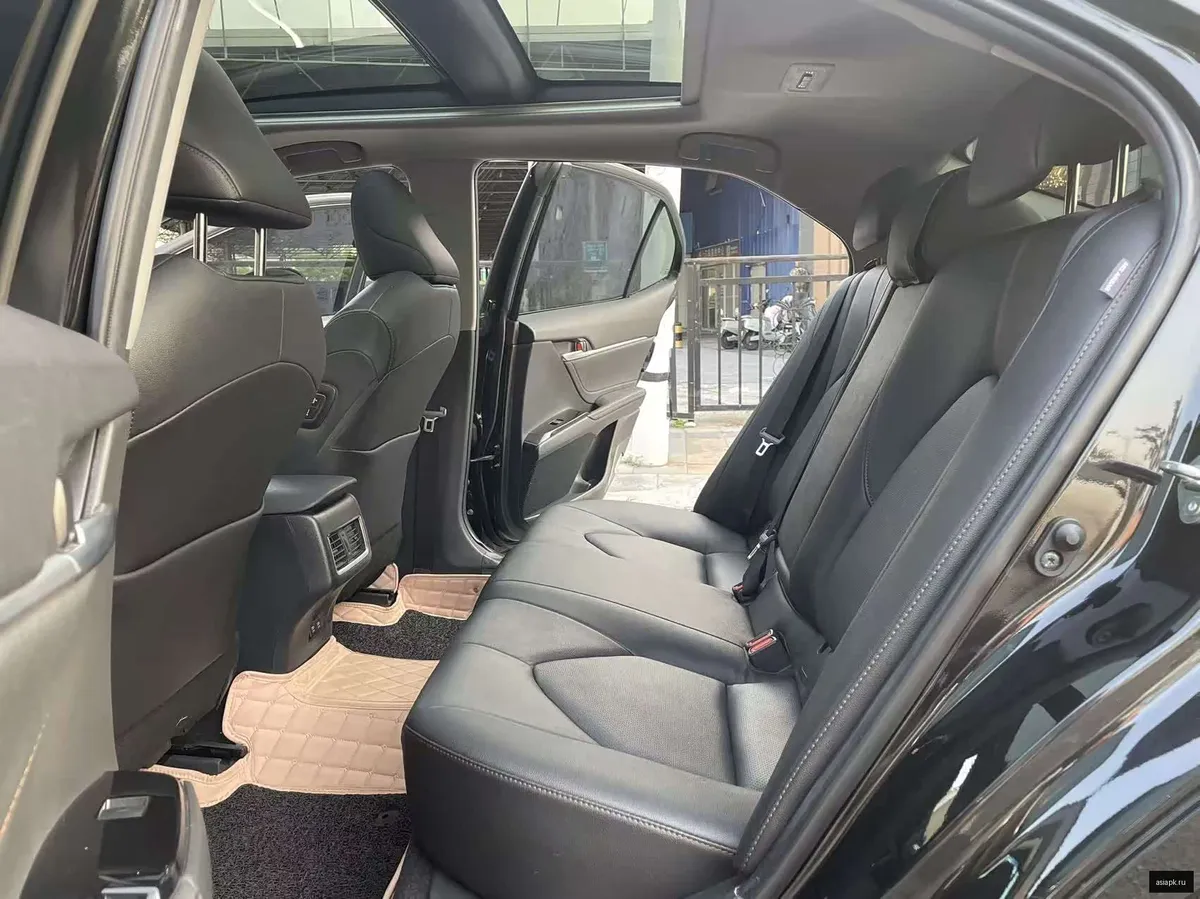 Toyota Camry 5