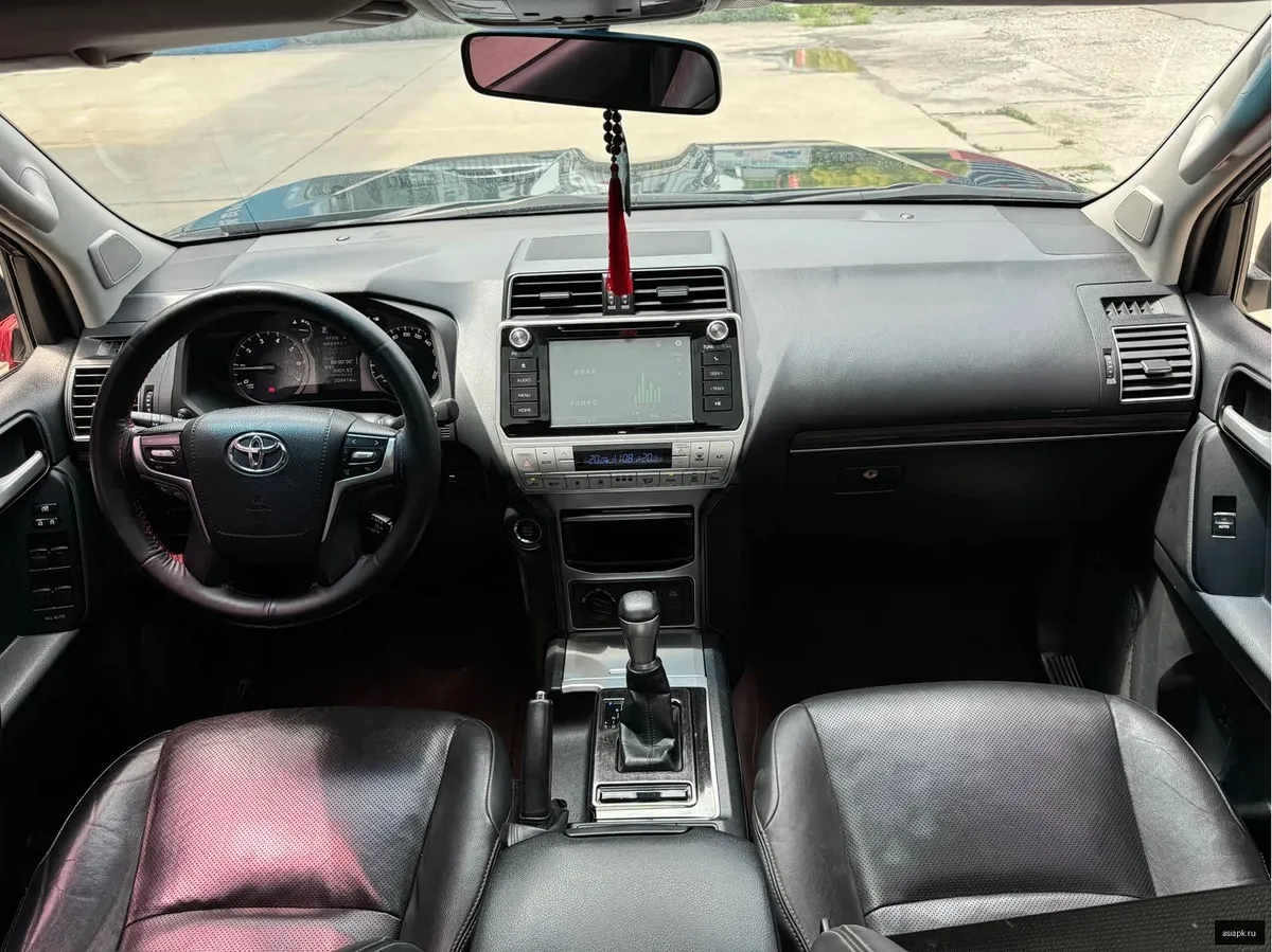Toyota Land Cruiser Prado 6
