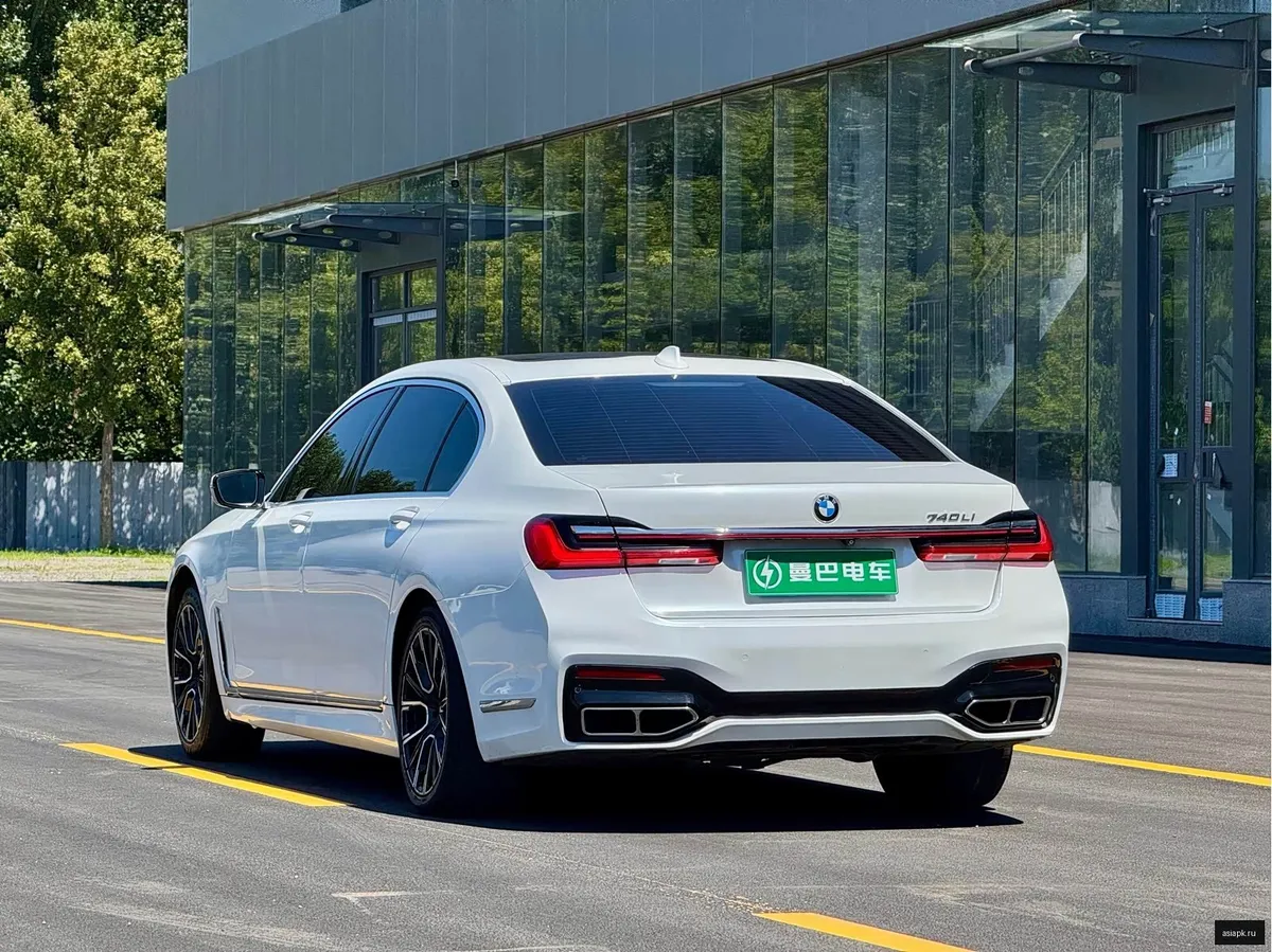 BMW 7-Series 6