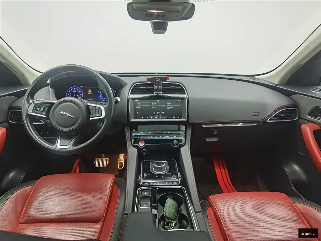 Jaguar F-Pace 5
