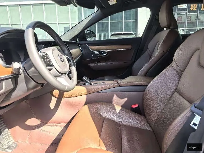 Volvo S90 4