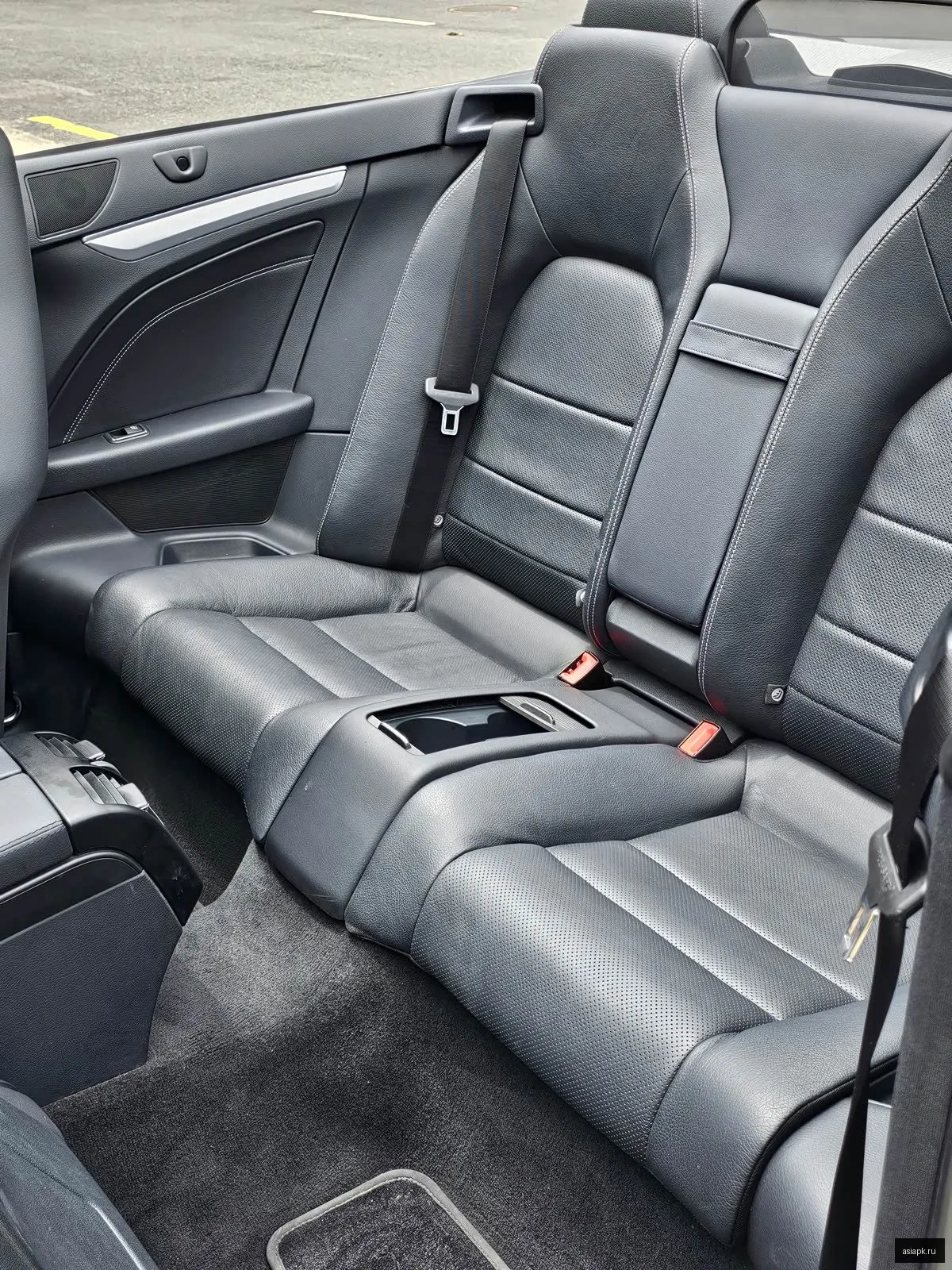 Mercedes-Benz E-Class 5