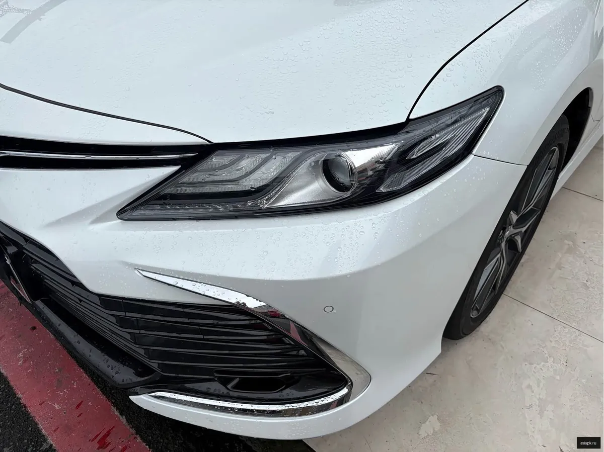 Toyota Camry 3