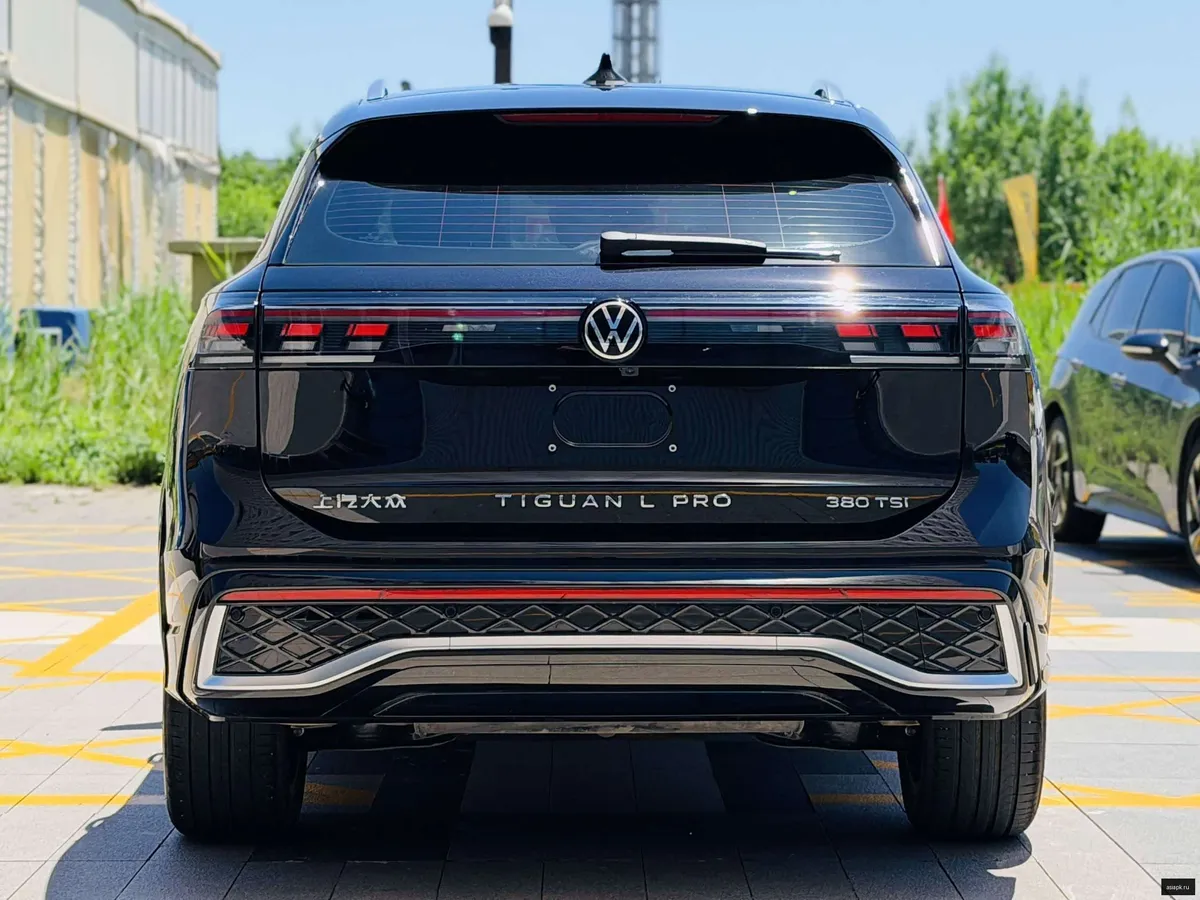 Volkswagen Tiguan L 5