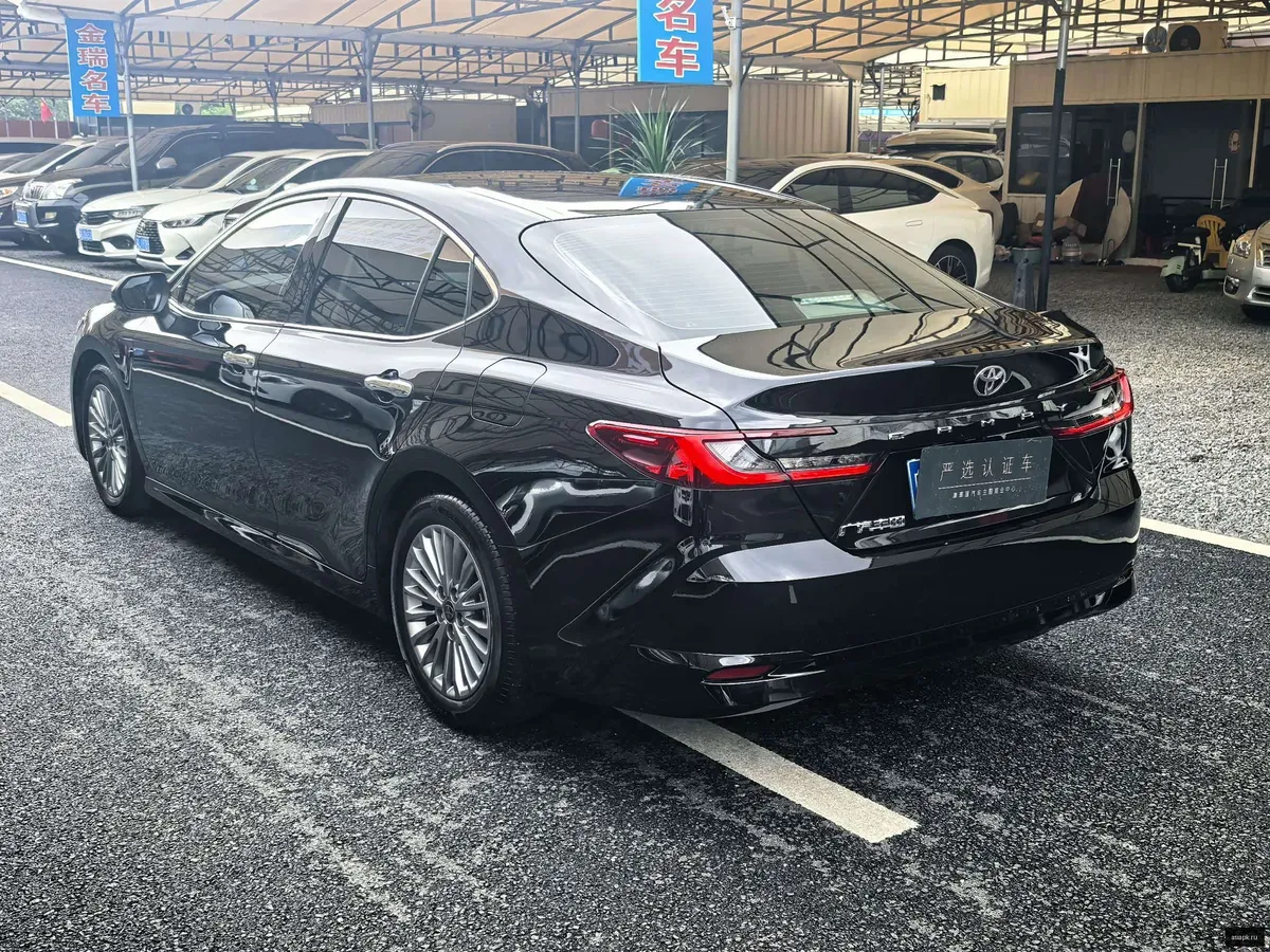 Toyota Camry 6