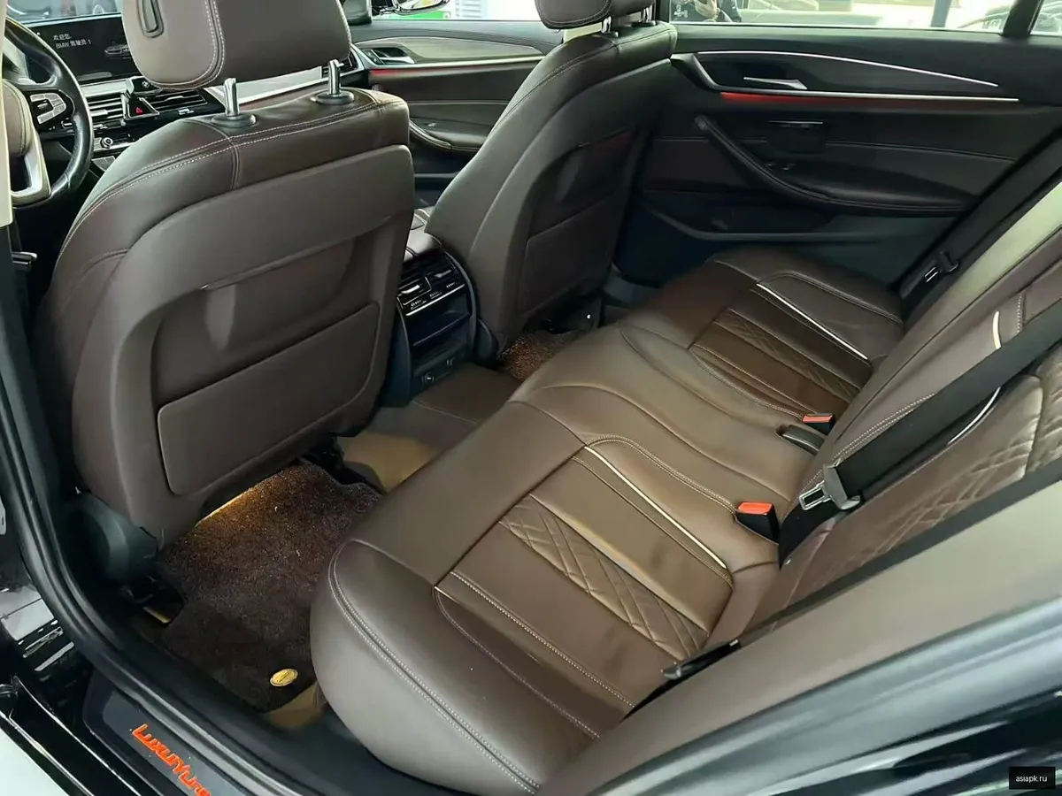 BMW 5-Series 6
