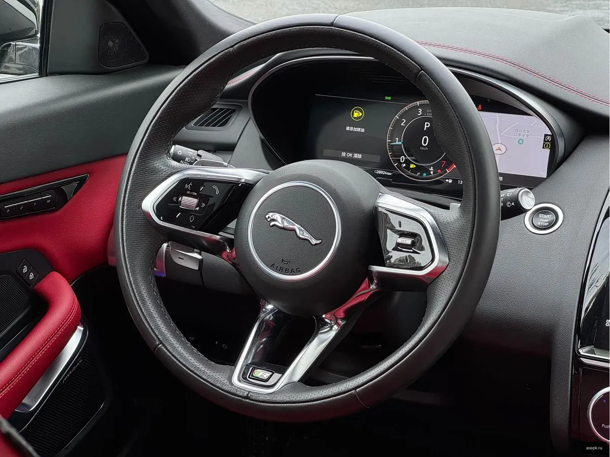 Jaguar E-Pace 6
