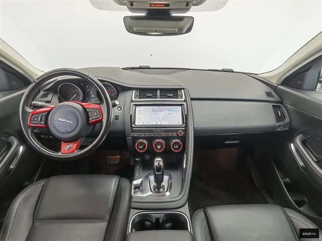 Jaguar E-Pace 5