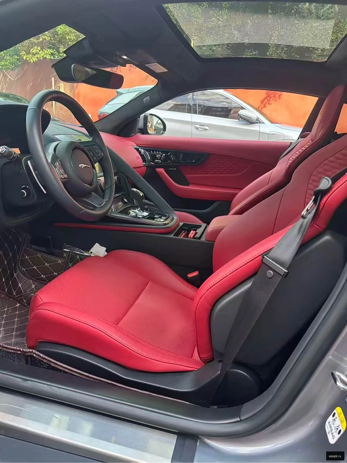 Jaguar F-Type 5