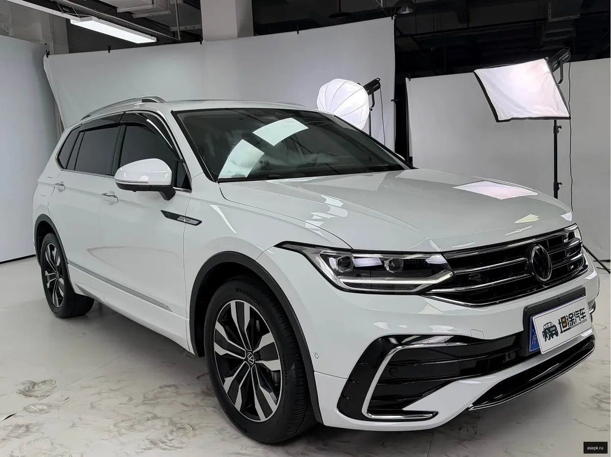 Volkswagen Tiguan L 3