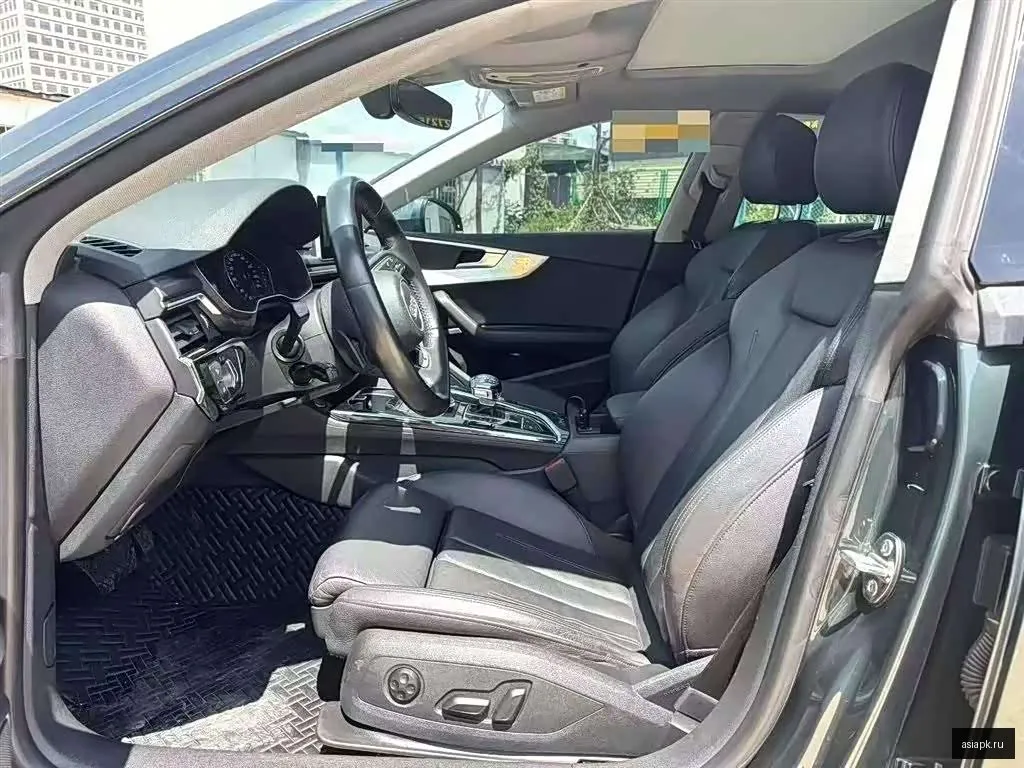 Audi A5 4