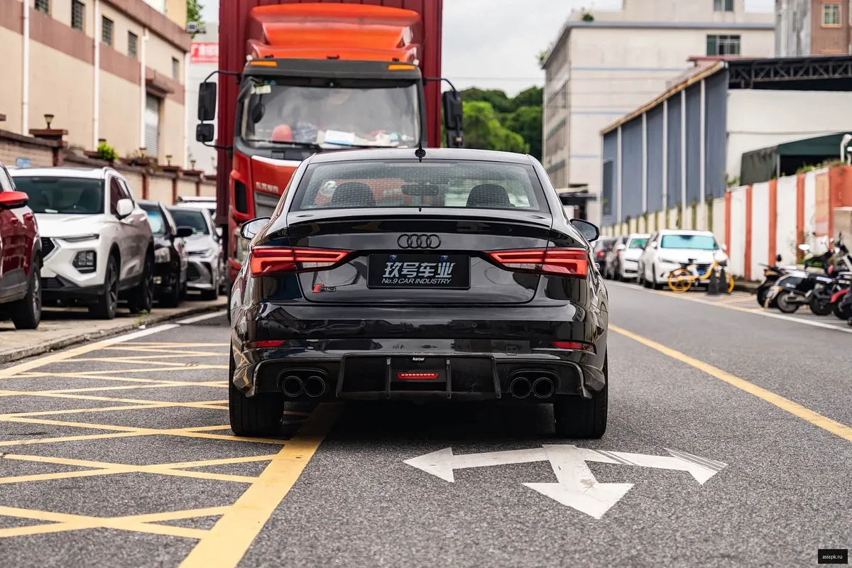 Audi S3 4