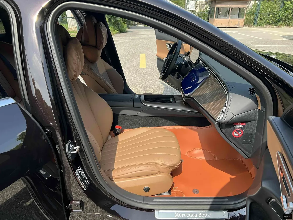 Mercedes-Benz E-Class 6