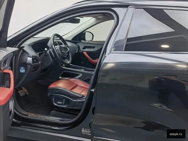 Jaguar F-Pace 5
