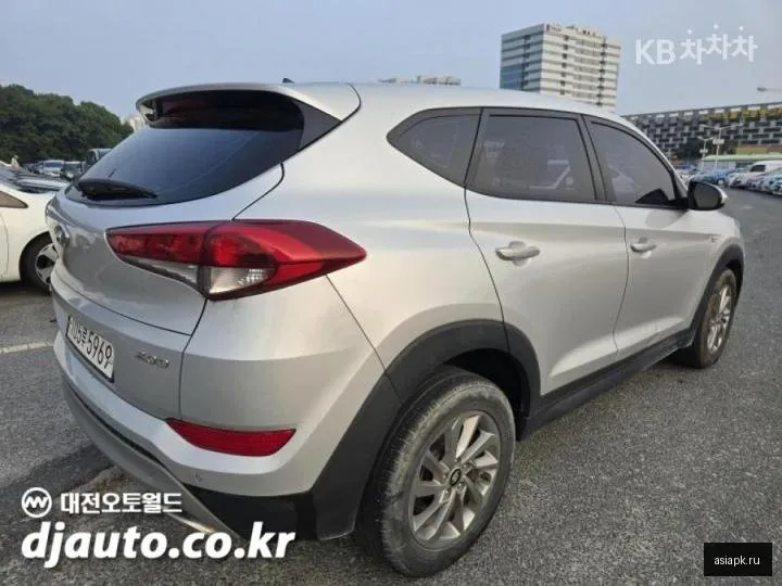 Hyundai Tucson 4
