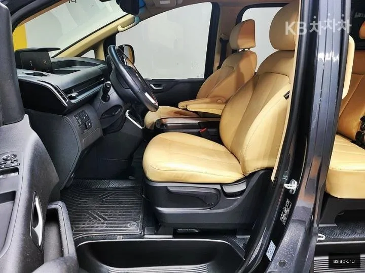 Hyundai Staria 6