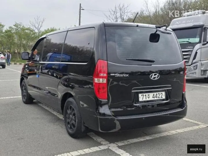 Hyundai Starex 6