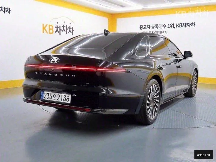 Hyundai Grandeur 4