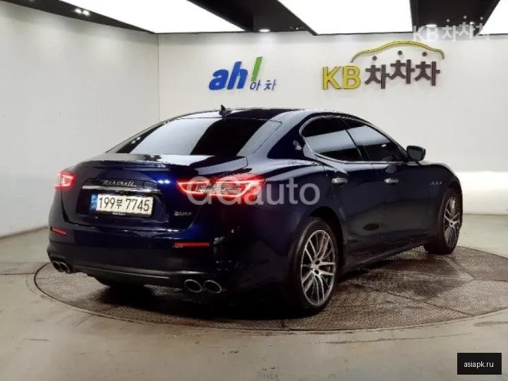 Maserati Ghibli 4