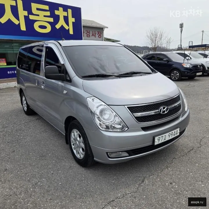 Hyundai Starex 4